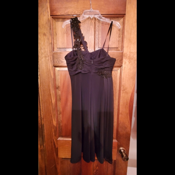 One-shoulder Size 6 Embellished Cocktail Dress - Picture 6 of 6